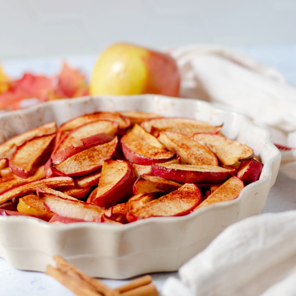 Healthy Baked Apple Slices With Cinnamon [vegan Ready In 30 Minutes]